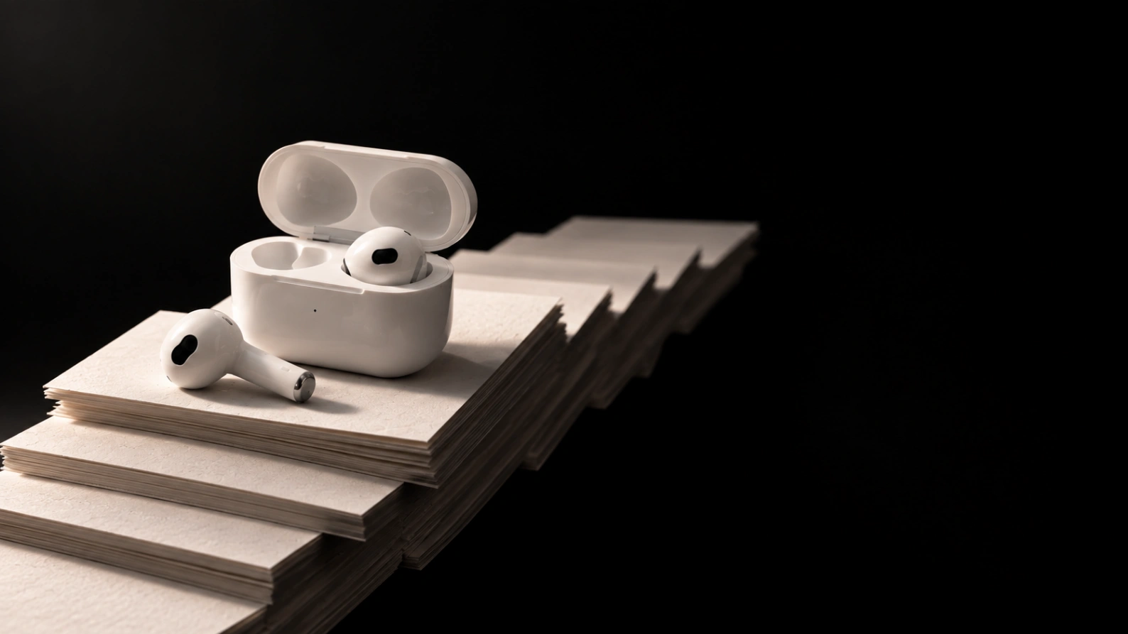 Paper-Stack Earbuds Minimal Ad
